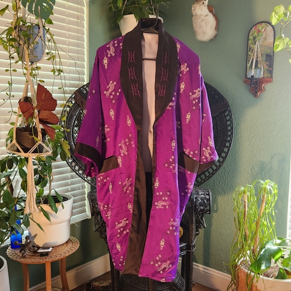 Robe - Picture 1 of 7
